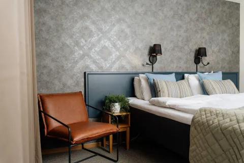 Elegant hotellrum nära Smögen med modern design