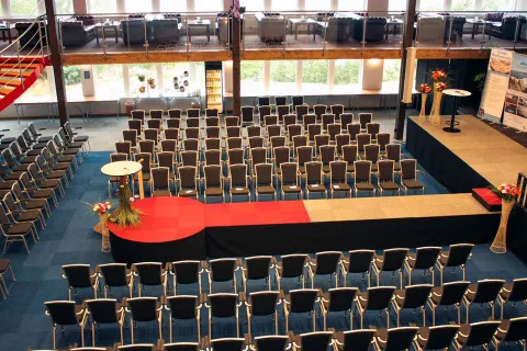 Trerätters middag efter konferens på hotell i Uddevalla – ett populärt val för företag i Stenungsund, Smögen och Kungälv